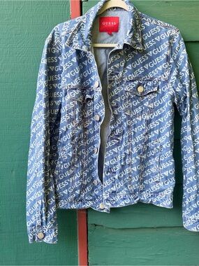 Vintage Guess Light Blue Denim Logo Trucker Jacket with White Print